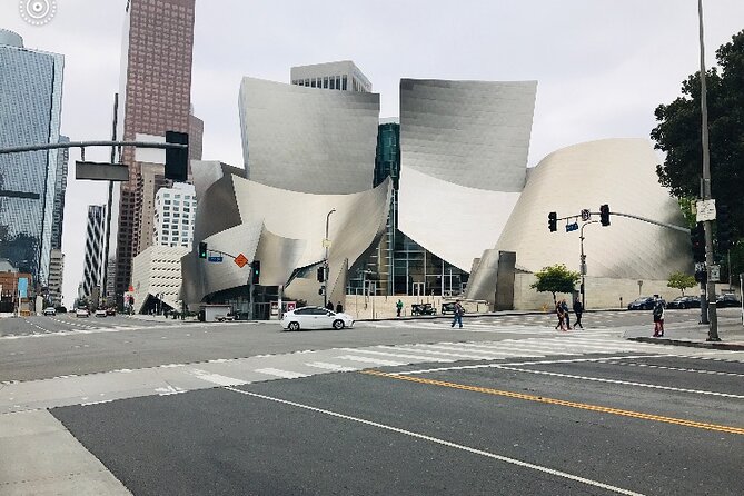 14 Passengers Private City Tour of LA with Beaches from Anaheim - Santa Monica and Venice Beach, the Real Payoff