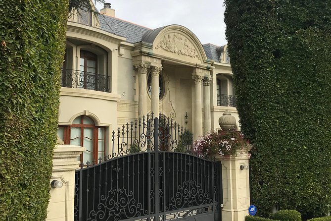 2 Hour Private Tour - Hollywood and Beverly Hills Celebrity Homes - The Beverly Hills Park Stop and the Scandal Factor