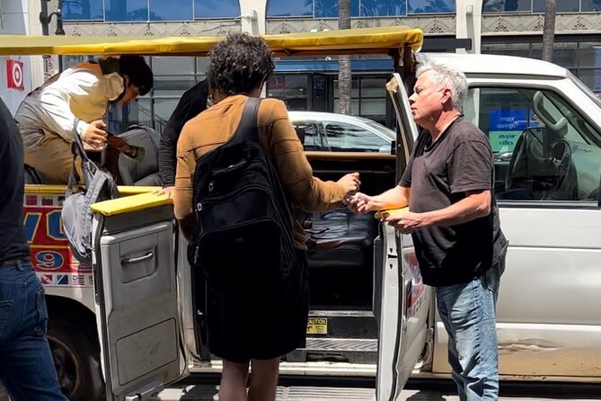 2-Hour Shared Celebrities Home Tours in Hollywood - Van comfort and tour pace: where days can differ