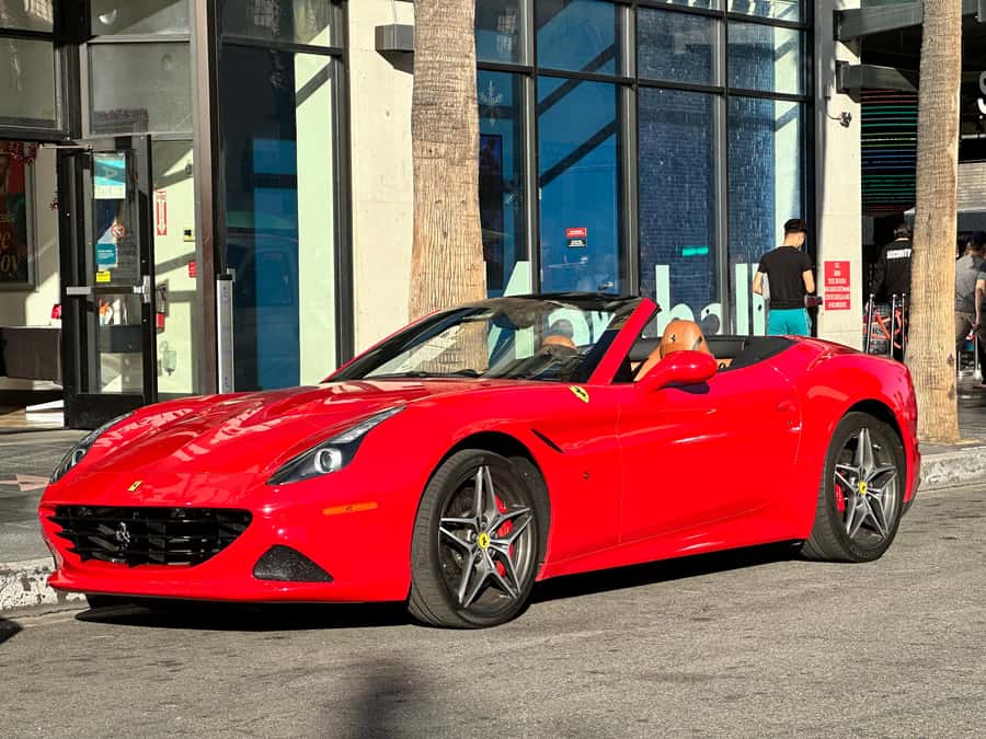 20 Min Ferrari tour in Hollywood (Drive or Be driven) - Meeting at 6808 Hollywood Blvd, what the start feels like
