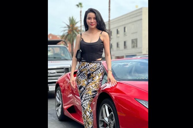 20-Minute Driving Tour: Hollywood to Sunset Blvd in a Lamborghini - The premiere theatre stop that anchors old Hollywood glamour