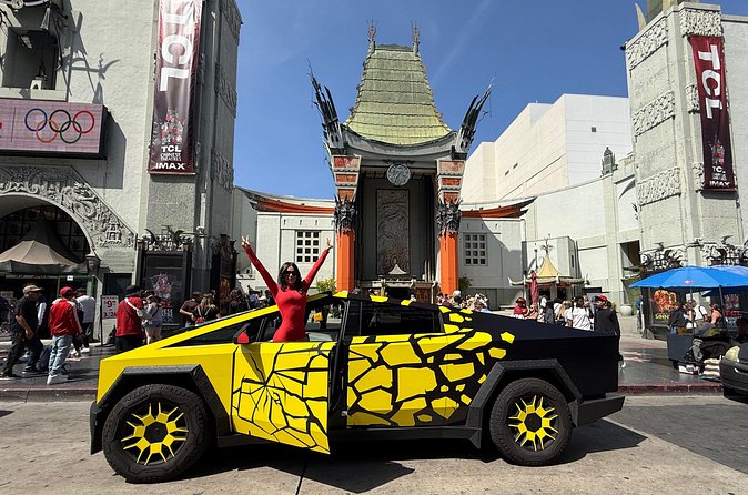 30-Minute Driving Tour: Explore Los Angeles in a Cybertruck - Drive or ride along: choosing the right pace for your group