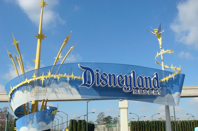 Anaheim Resort Private Transfer to or from John Wayne Airport. - A Direct Ride Between John Wayne Airport and Anaheim Resorts