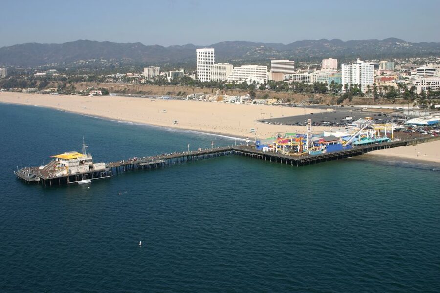 California Coastline & Hollywood Celebrity Helicopter Tour - Who should book this helicopter tour