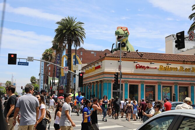 Combo: Ferrari, Bus Tour, Hollywood Sign and Beverly Hills - Sunset Strip cruising: pass-by stops you can actually name