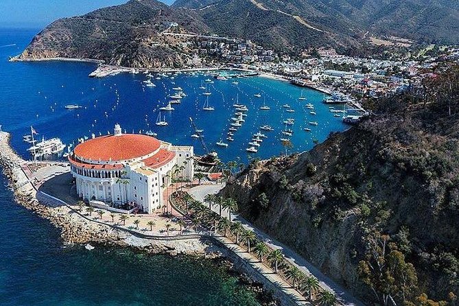 Discover Avalon: Catalina Scenic Tour - The Avalon Loop: Beachfront, Historic Town Streets, and Hill Views