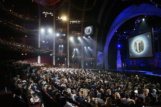 Dolby Theatre Admission Ticket and Tour - Awards and celebrity energy: what the guide actually does with it