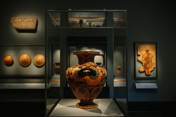 Getty Villa Private Tour with Expert Art Historian & Ocean Views - Entering the Getty Villa, a Roman countryside dream in Pacific Palisades