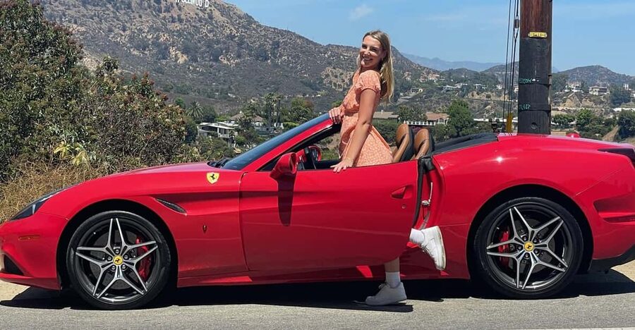 Hollywood: 30 min Hollywood Sign Ferrari Tour - Choose your role: drive, share driving, or ride as a passenger