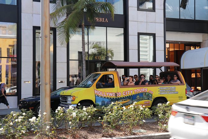 Hollywood and Celebrity Homes Bus Tour - Hollywood Sign and the Hills: Why Daylight Matters