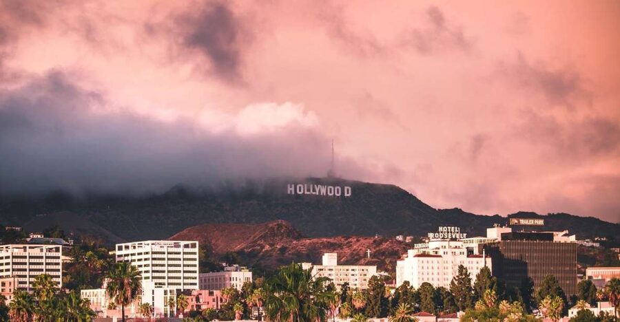Hollywood: Haunted Walking Tour, True Crime, Creepy Tales - Meeting up at the Hollywood Pantages Theatre, then walking your way through the night