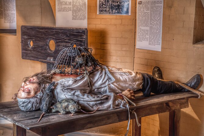 Hollywood Medieval Torture Museum Ticket with Ghost Hunting - The Ghost Hunting app: the extra layer that changes the mood