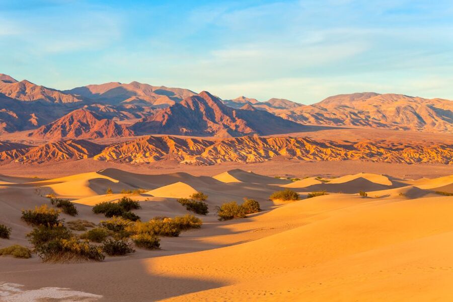 LA: 2-Day Las Vegas Tour with Hoover Dam & Accommodation - Getting your bearings: the evening Las Vegas Strip tour (and what it does well)