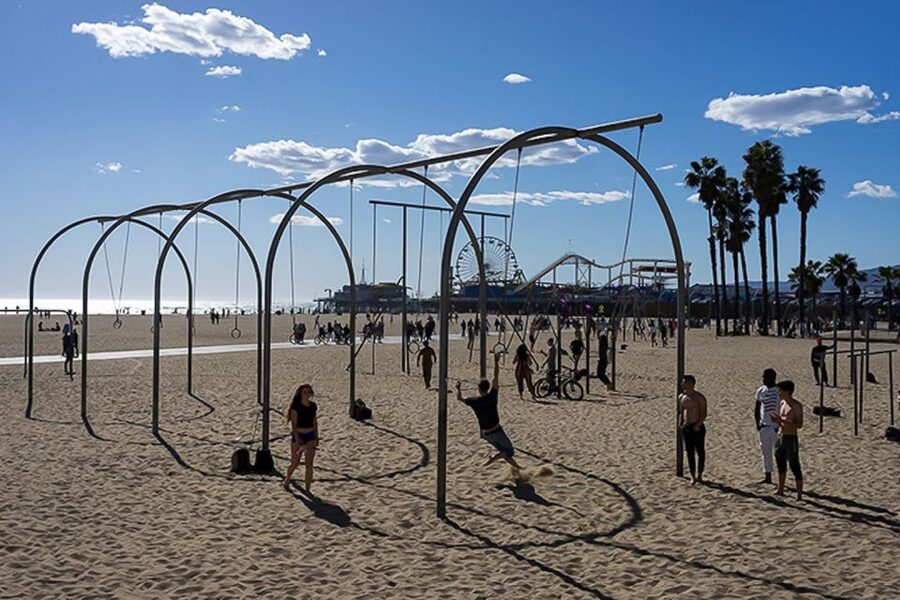 LA: Santa Monica & Venice Beach Bike Adventure - Starting at The Bike Center Santa Monica and getting set