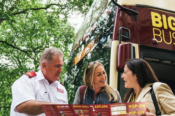 LA: TMZ Celebrity Tour and Big Bus Hop-on Hop-off Tour - Celebrity sightings: how to improve your odds without losing sleep