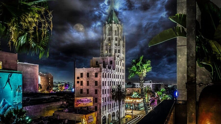 LA: Ultimate Dead of Night Walking Ghost Tour - TCL Chinese Theater and the Hollywood Atmosphere Factor