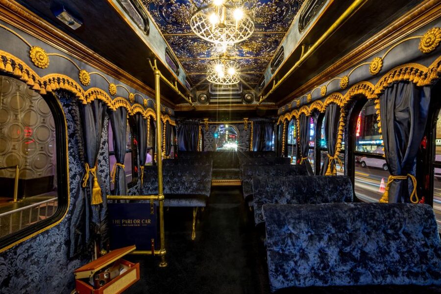 Los Angeles: #1 Trolley Bus Hollywood Sightseeing Tour - Miracle Mile / Museum Row and La Brea Tar Pits: culture beyond celebrity