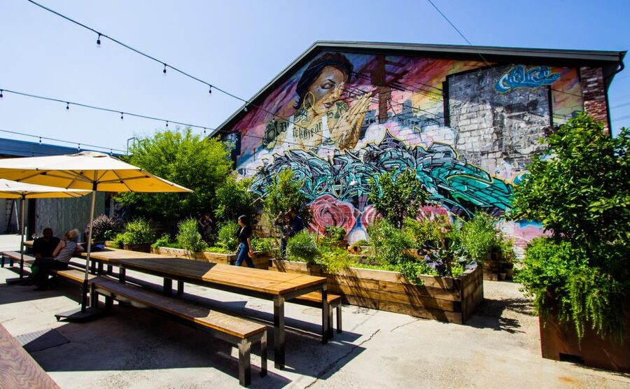 Los Angeles: Arts District Bike Tour & Urban Adventure - A break with real art: Hauser and Wirth in a former flour mill