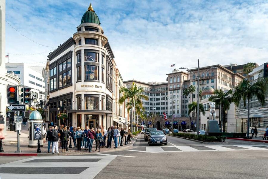 Los Angeles: Celebrity Homes and Movie Scenes Bus Tour - Audio apps and languages: a good plan, if your phone is ready