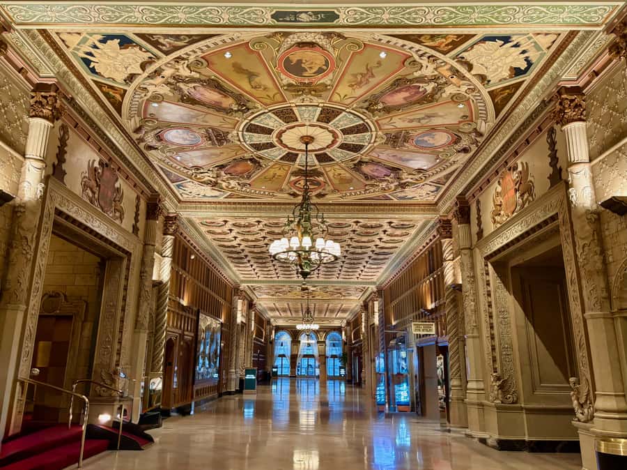 Los Angeles: Downtown History & Architecture Walking Tour - Grand Central Market and the Broadway Theater District corridor