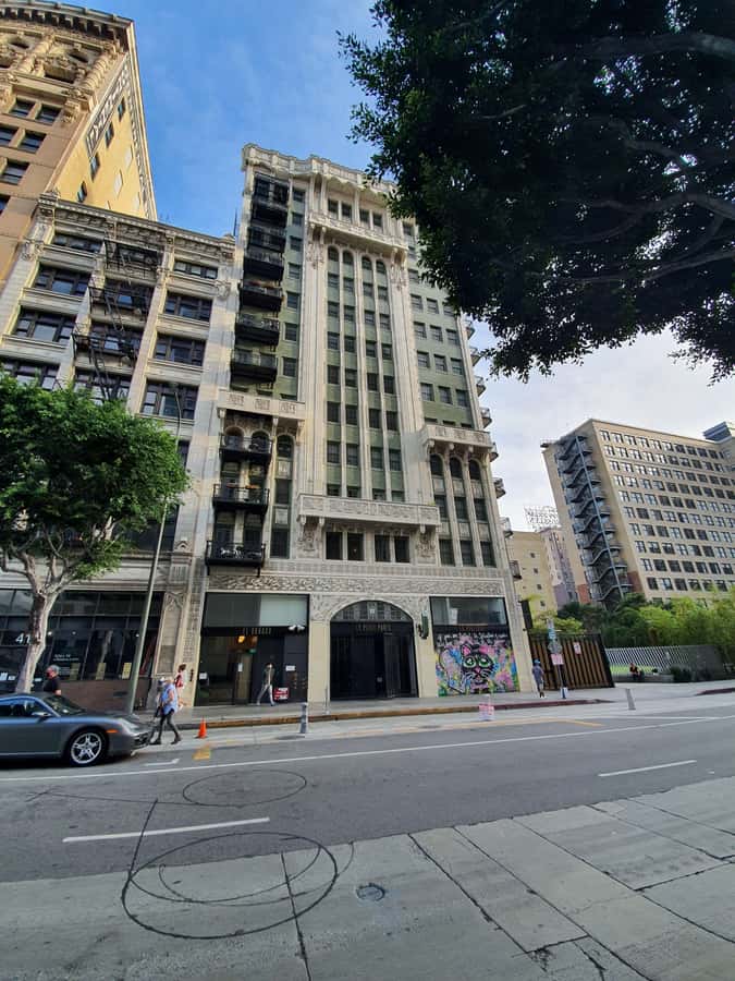 Los Angeles: Downtown History & Architecture Walking Tour - Photography and walking pacing for a 150-minute circuit