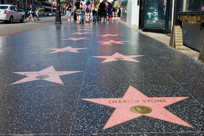 Los Angeles: Exclusive Celebrity Homes Tour for Groups & Families - Hollywood sign viewpoints: the best photo payoff on the whole route