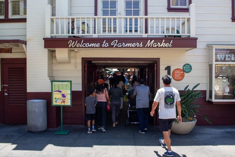 Los Angeles: Famous Neighbourhoods and Celebrity Homes Tours - The Grove lunch at Original Farmer’s Market, the best kind of choice