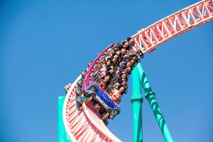 Los Angeles: Go City All-Inclusive Pass with 35+ Attractions - Ocean Day and Nearby Icons: Aquarium, Battleship IOWA, and Newport