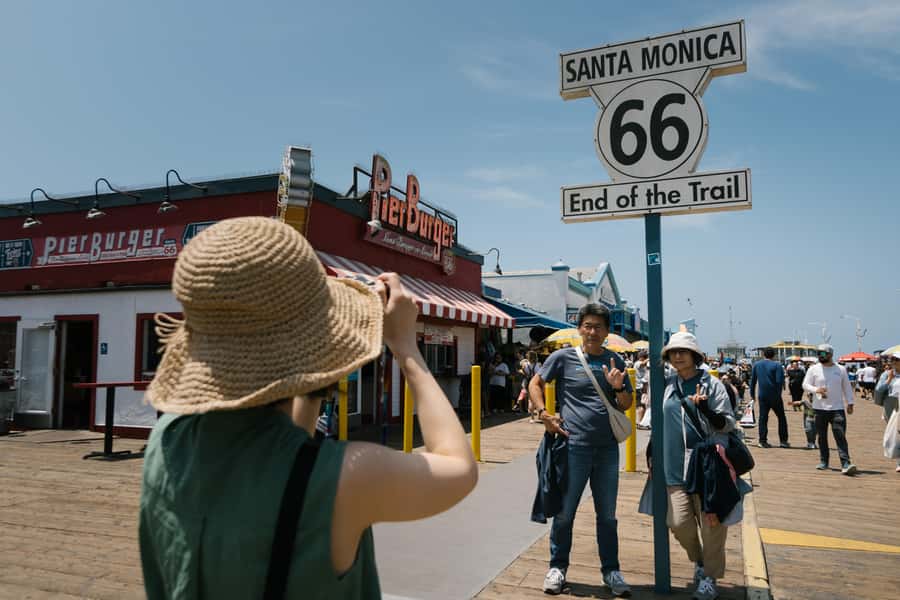 Los Angeles: Half-Day Best of LA Tour - The optional multilingual audio app (and headphones reality)