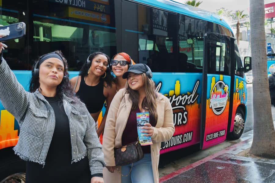Los Angeles: Half-Day Best of LA Tour - The bus experience: climate-controlled comfort and real window time