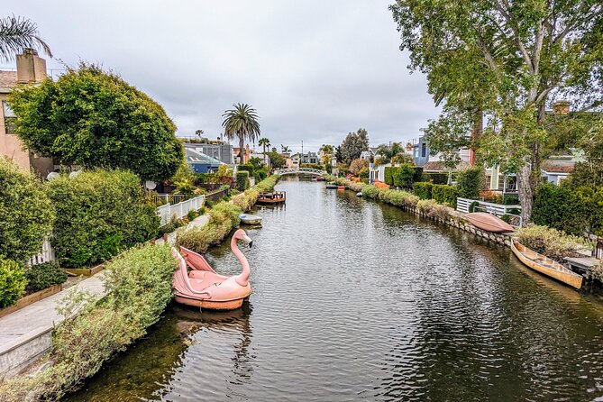 Los Angeles Half-Day Private City Tour with Celebrity Homes - Venice Beach Boardwalk: Muscle Beach and Big Crowds