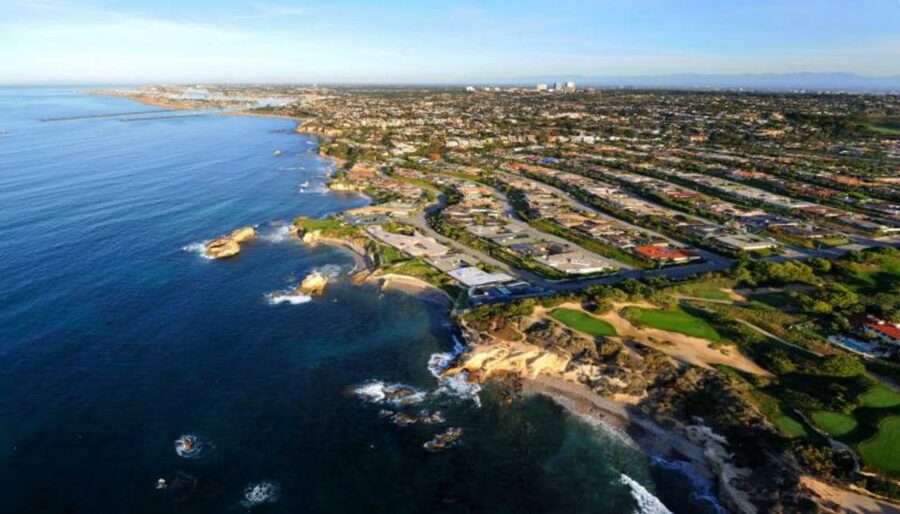 Los Angeles Helicopter Tour & Malibu Mountaintop Landing - The return flight: hidden Malibu canyons to Getty and Universal