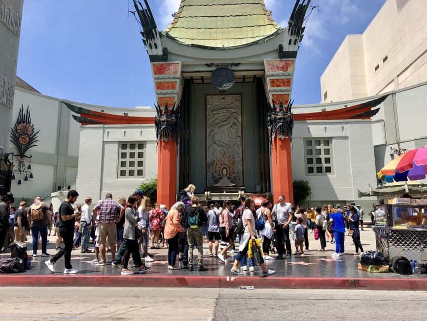 Los Angeles: Hollywood and Beverly Hills Guided Bus Tour - The onboard 32 inch TV: how it changes what you think you are seeing