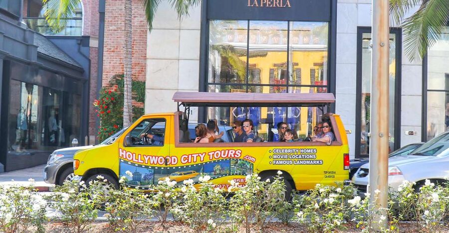 Los Angeles: Hollywood & Celebrity Homes Open-Air Bus Tour - Chateau Marmont, Rainbow Bar and Grill, and Guitar Center