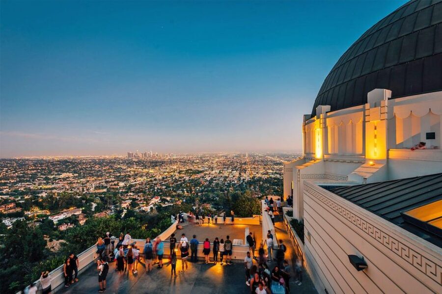 Los Angeles: Hollywood Night Tour with Griffith Observatory - First Stop: Getting Oriented at Starline’s Hollywood Meeting Point