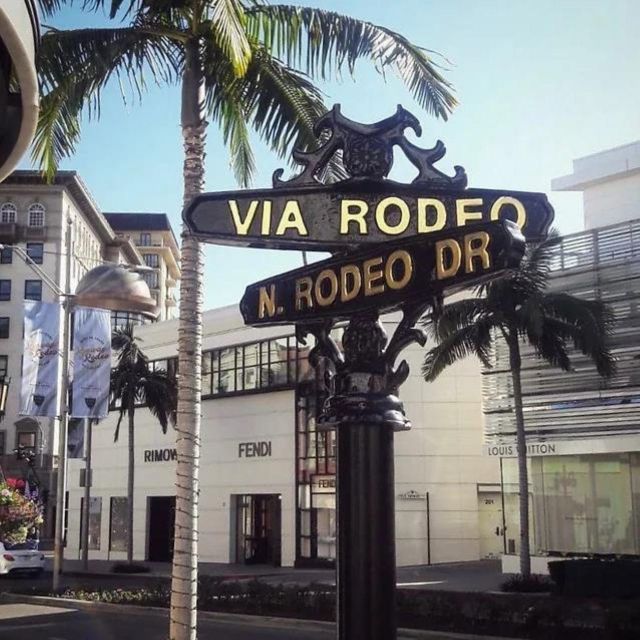 Los Angeles: L.A. Highlights in One Day Guided Experience! - Transportation and group size: the “why it feels easier” part