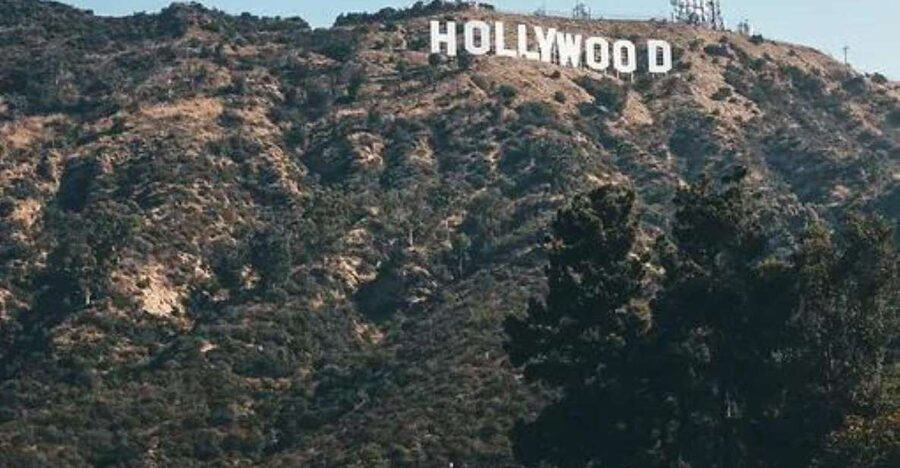 Los Angeles: L.A. Highlights in One Day Guided Experience! - Ending in Santa Monica: turn your last hours into a real beach day