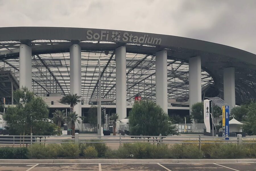 Los Angeles: LA Rams NFL Game Ticket at SoFi Stadium - Seat Categories at SoFi: Budget vs Regular vs Premium Sightlines