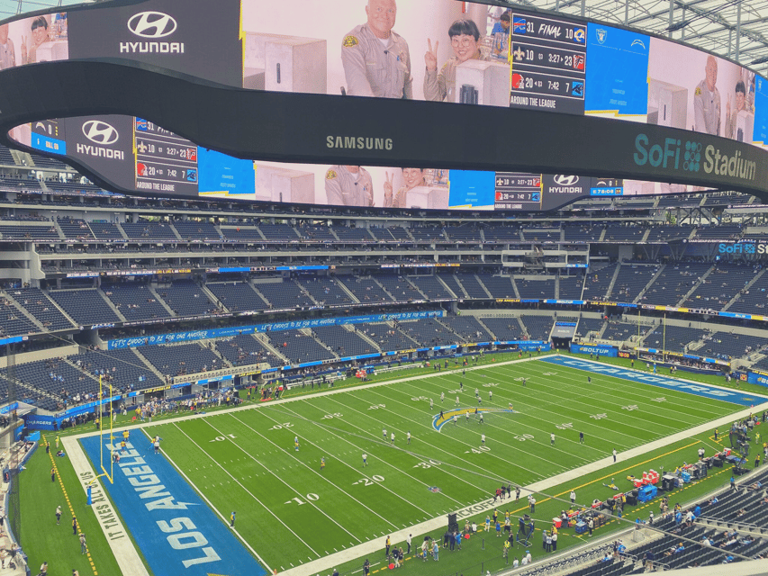 Los Angeles: Los Angeles Chargers Football Game Ticket - Food, drinks, and the cashless reality