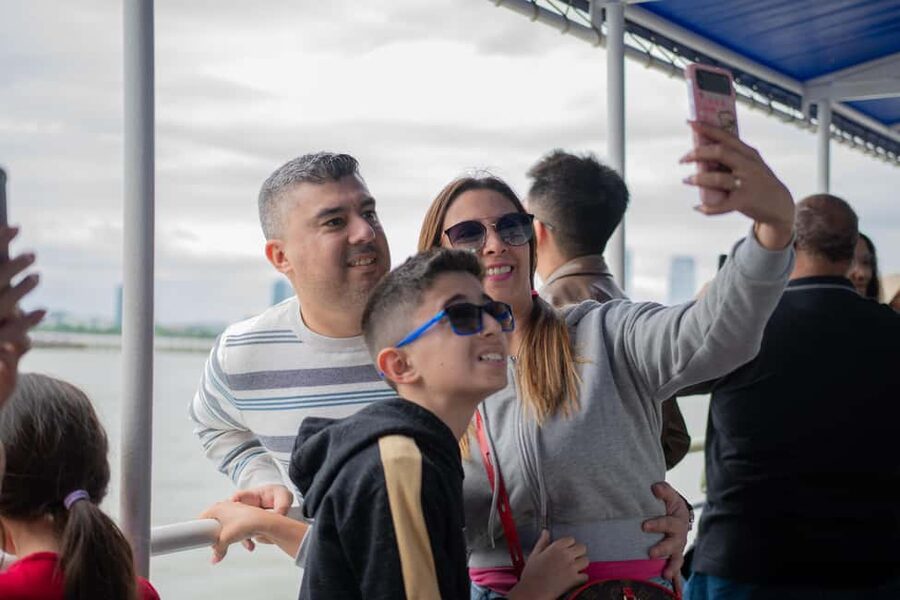 Los Angeles: Port of Los Angeles Harbor Cruise - Live narration that turns scenes into real port knowledge