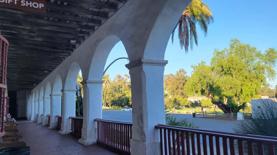 Los Angeles: private tour to Santa Barbara and Solvang - Solvang in 2 Hours: Danish-Style Streets, Lunch Flexibility, and Easy Strolling