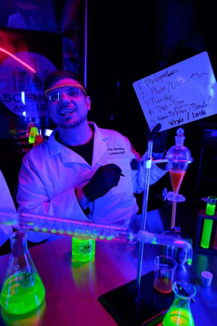 Los Angeles: Science and Sip™ The Drunken Laboratory - The themed cocktail and two-team competition flow