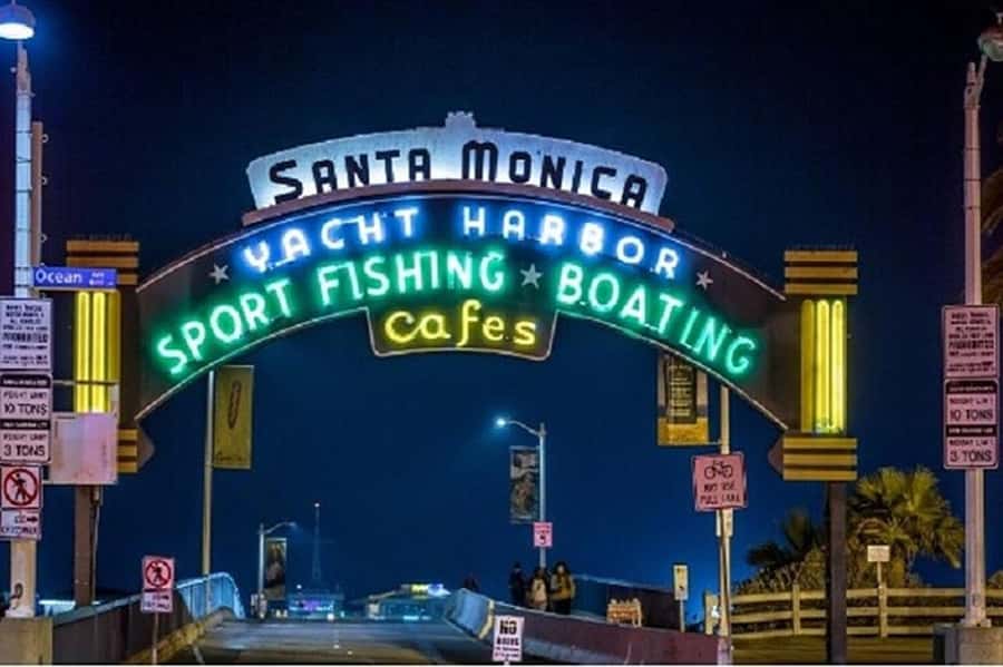 Los Angeles Sightseeing Tour: From Anaheim & Buena Park - Santa Monica Pier Area: Beach Energy Without the Full Day Commitment