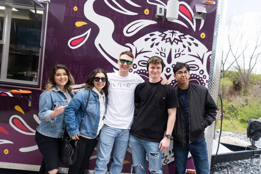 Los Angeles: Venice Beach Food Tour with Tastings - The Win-Dow smash-burger and ice cream, classic comfort with a SoCal edge