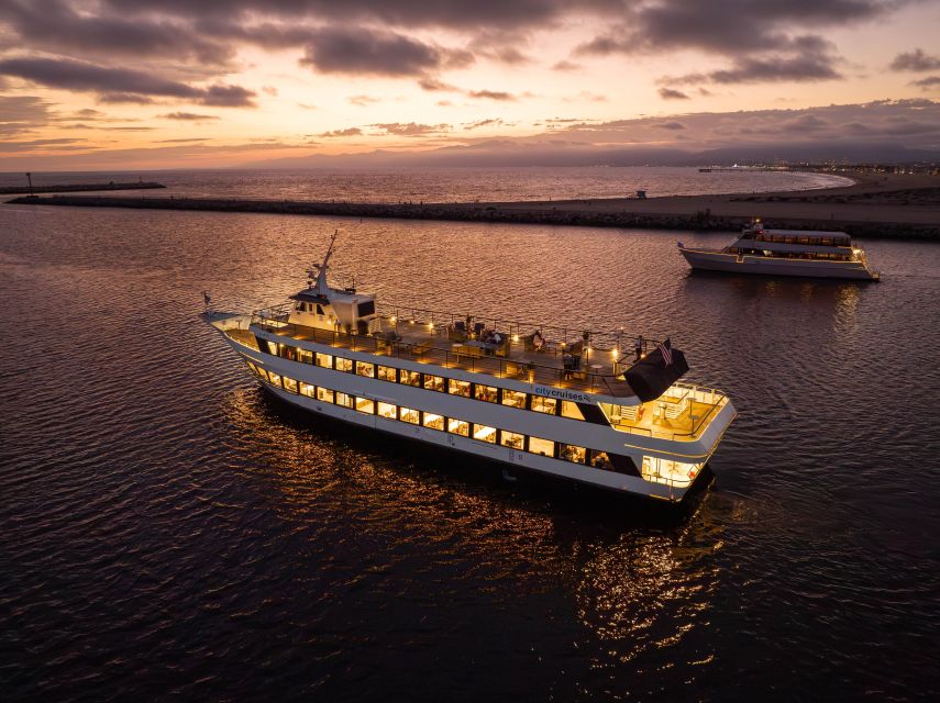 Marina Del Rey: Christmas Eve Buffet Brunch or Dinner Cruise - Boarding the Holiday Cruise, Marina del Rey Style