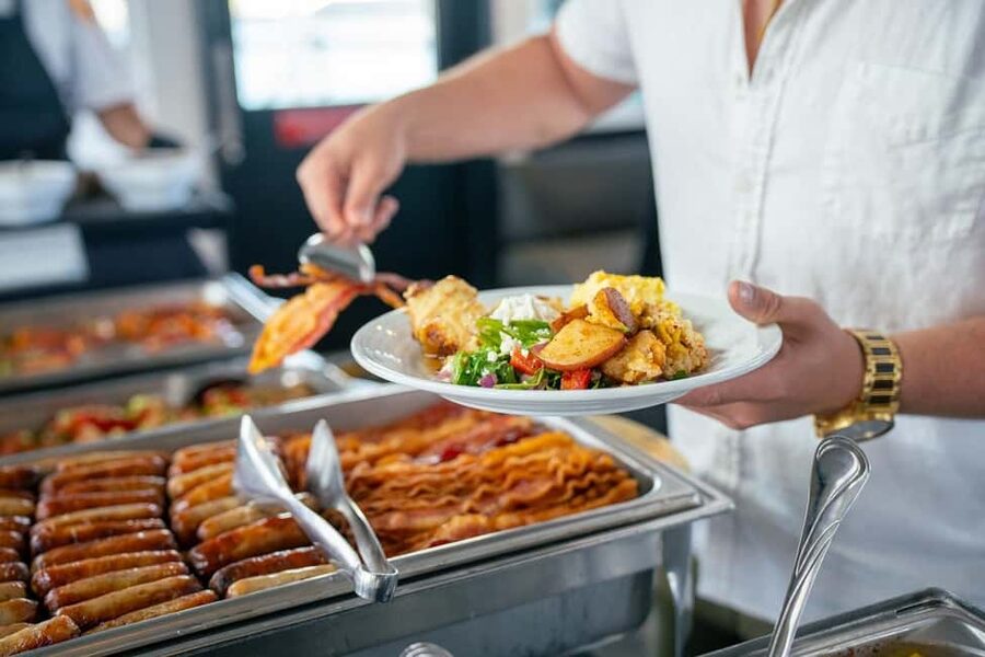 Newport Beach: City Cruises Champagne & Brunch Buffet Cruise - Who this cruise suits best