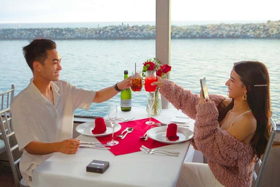 Newport Beach: City Cruises Weekend Dinner Cruise with DJ - Who this dinner cruise is best for