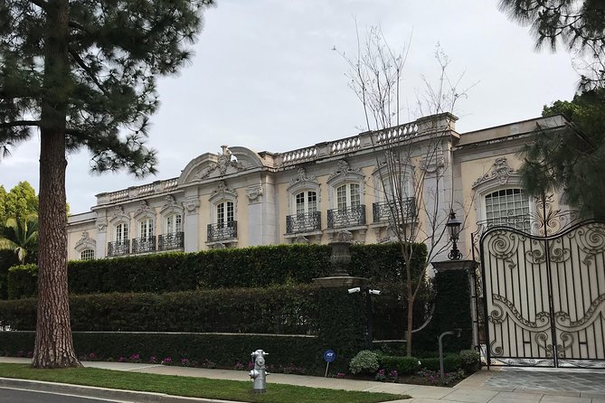 Private 3.5 Hour Sightseeing Tour of Hollywood and Beverly Hills - Hollywood and Vine plus Broadway L.A., then Greystone Mansion and Park