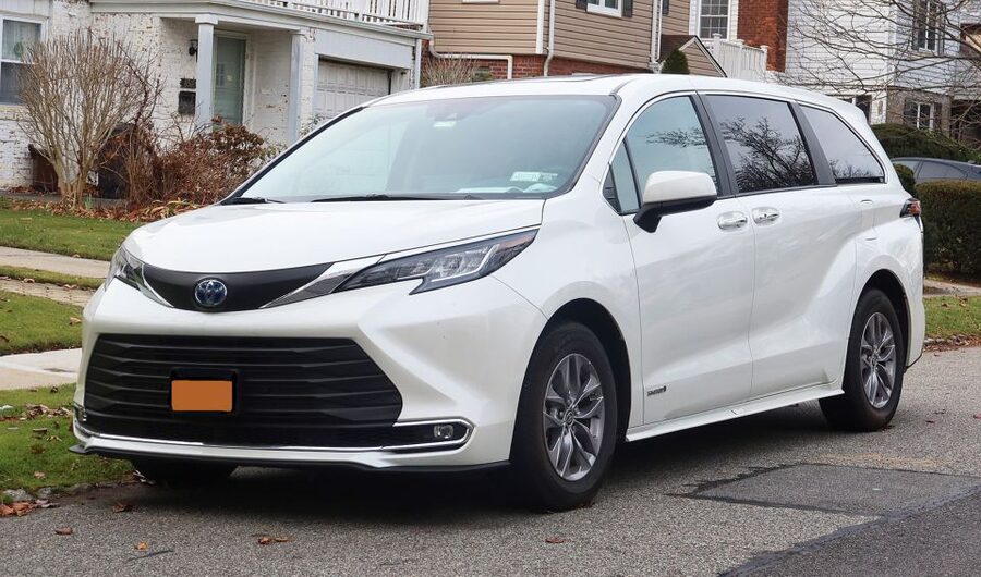 Private Transfers between LAX Airport and Los Angeles - Price and vehicle options for groups up to 5