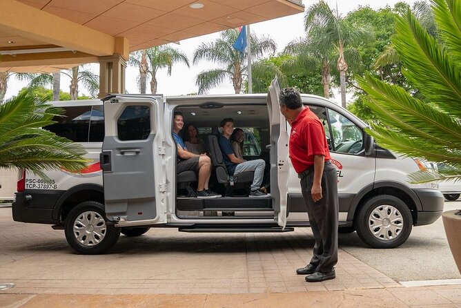 Private Van Airport Departure Transfer: Anaheim Resort Area to LAX Airport - The LAX drop-off: arriving with time to breathe